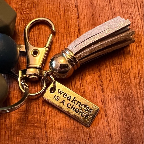 Handmade Silicone beaded wrist Charm Keychain - Picture 2 of 2